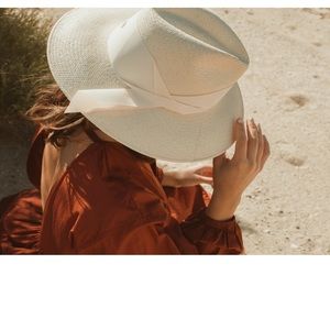 FREYA Gardenia Hat, size small/medium, only wore once, stylish summer sun hat!